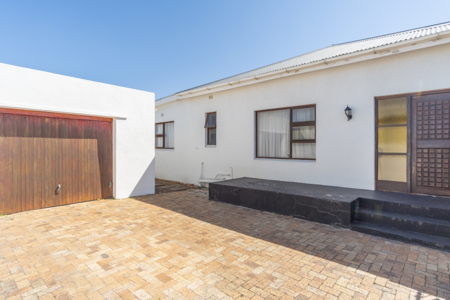 3 Bedroom Property for Sale in Heathfield Western Cape